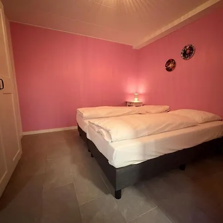 Sfeervolle Met Sauna Aan De Rand Het Bos 別荘