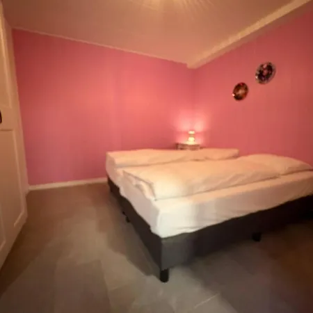 Sfeervolle Met Sauna Aan De Rand Het Bos * プッテン