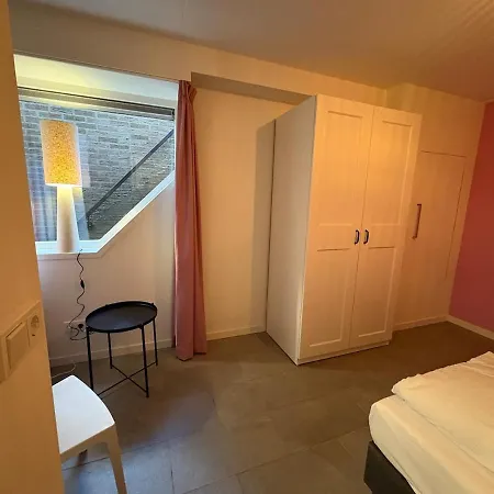 Sfeervolle Met Sauna Aan De Rand Het Bos 別荘 *