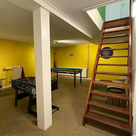 Sfeervolle Met Sauna Aan De Rand Het Bos 別荘 *