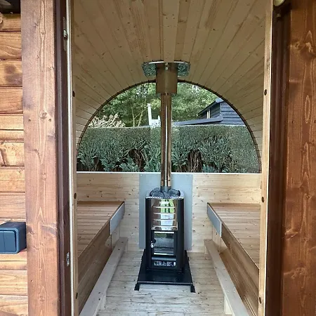 Prázdninový dům Sfeervolle Met Sauna Aan De Rand Het Bos *