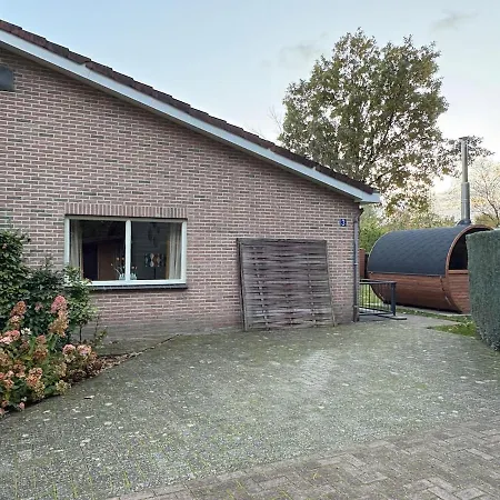 Vakantiehuis Sfeervolle Met Sauna Aan De Rand Het Bos *