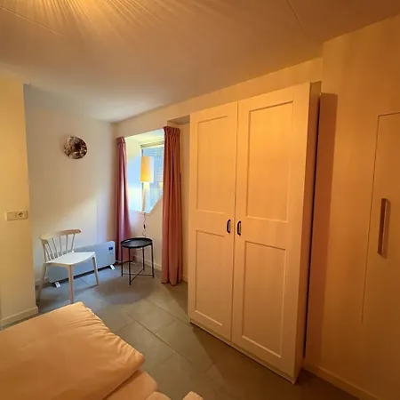 Sfeervolle Met Sauna Aan De Rand Het Bos