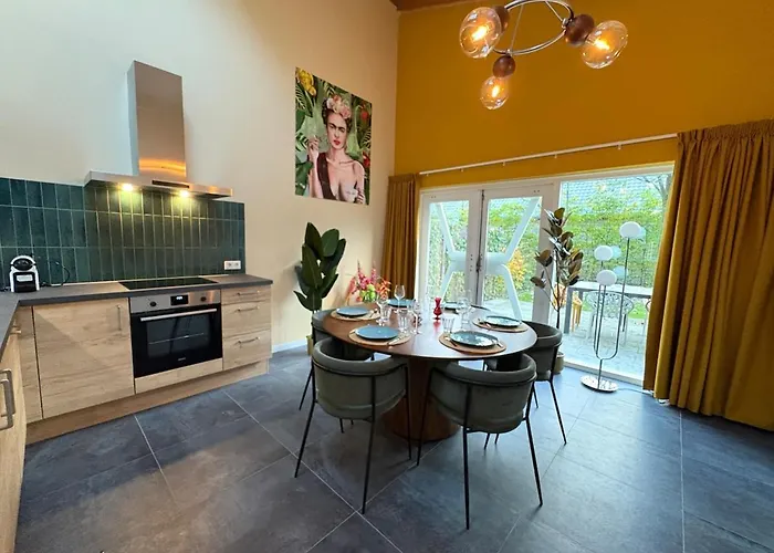 度假居 Sfeervolle Met Sauna Aan De Rand Het Bos *