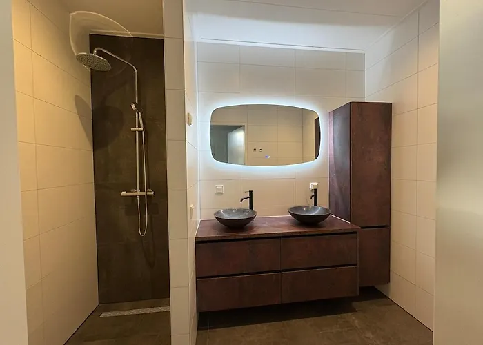 Sfeervolle Met Sauna Aan De Rand Het Bos 皮滕