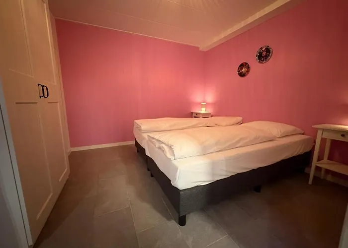 Sfeervolle Met Sauna Aan De Rand Het Bos 度假居