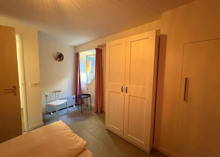 度假居 Sfeervolle Met Sauna Aan De Rand Het Bos *