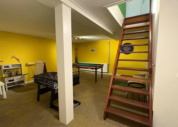 Sfeervolle Met Sauna Aan De Rand Het Bos 度假居 *