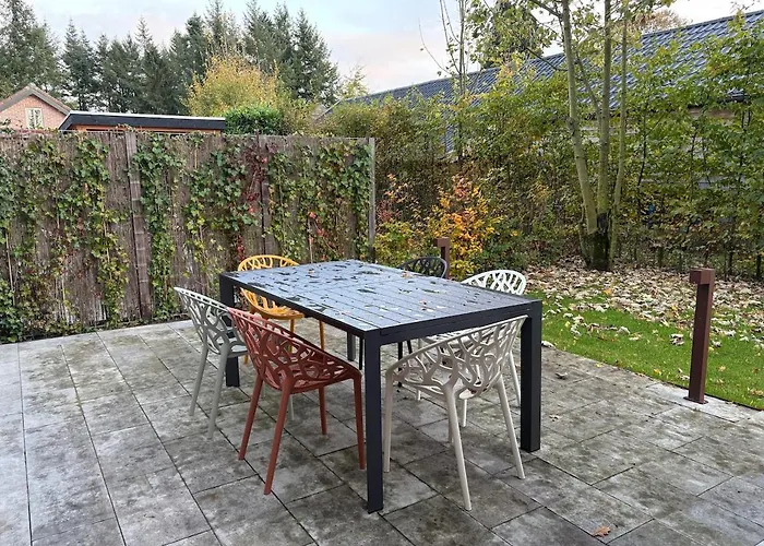 Sfeervolle Met Sauna Aan De Rand Het Bos 度假居 *