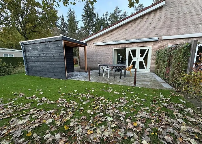 Prázdninový dům Sfeervolle Met Sauna Aan De Rand Het Bos *