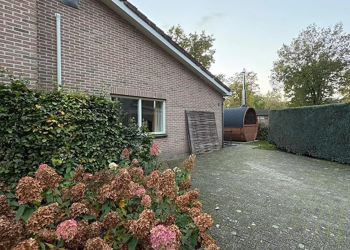 Sfeervolle Met Sauna Aan De Rand Het Bos Prázdninový dům *